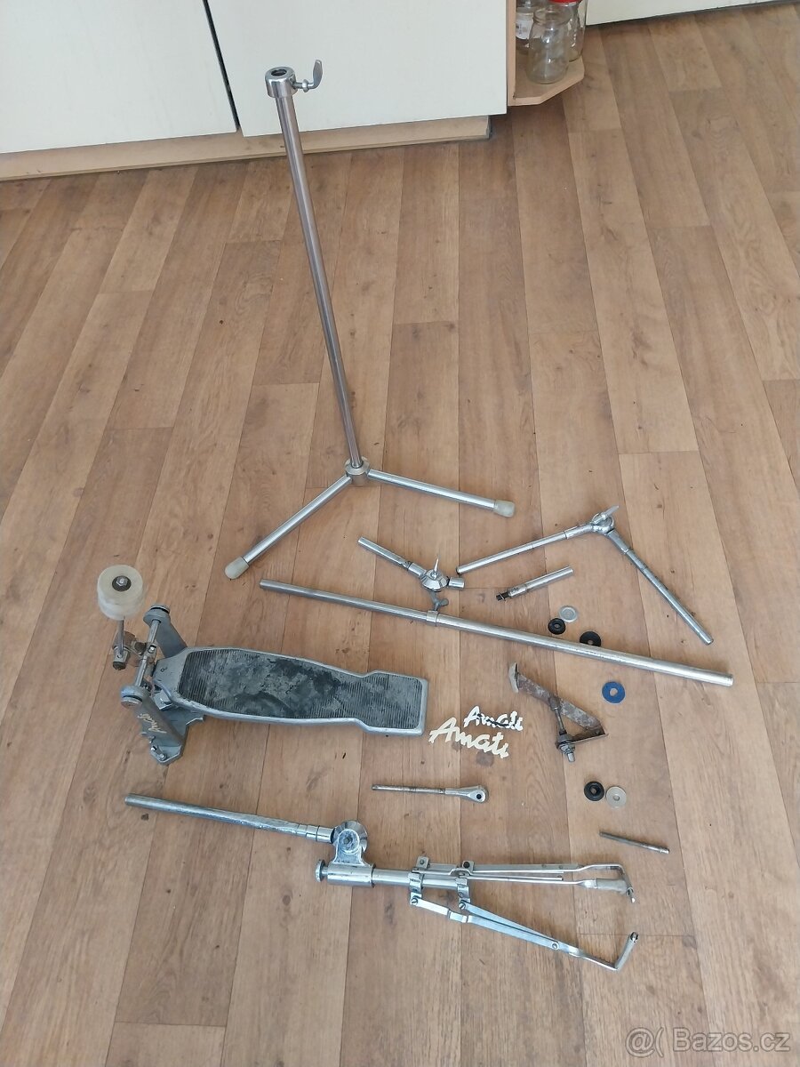 Amati pedál a díly