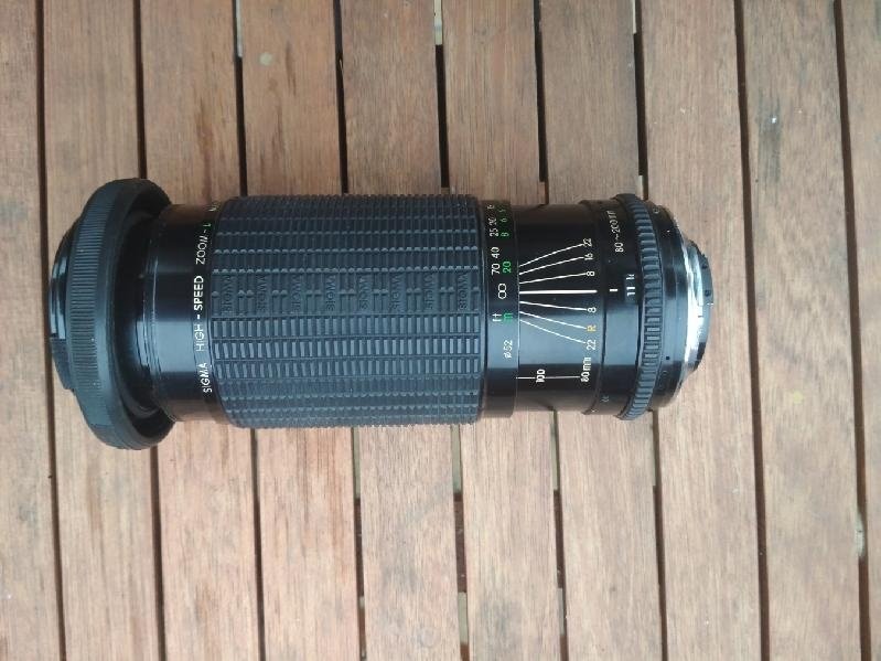 Starší fotoaparát YASHICA s příslušenstvím