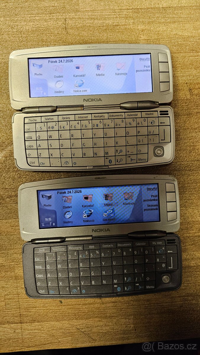 Nokia 9300i + Nokia 9300 (2x funkční, 1x na ND + 2x stojánek