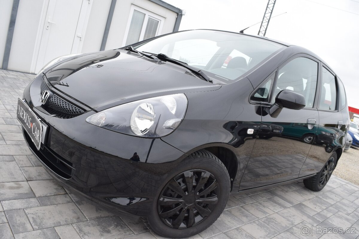 Honda Jazz 1.3 i 57KW NOVÁ STK NÍZKÉ KM