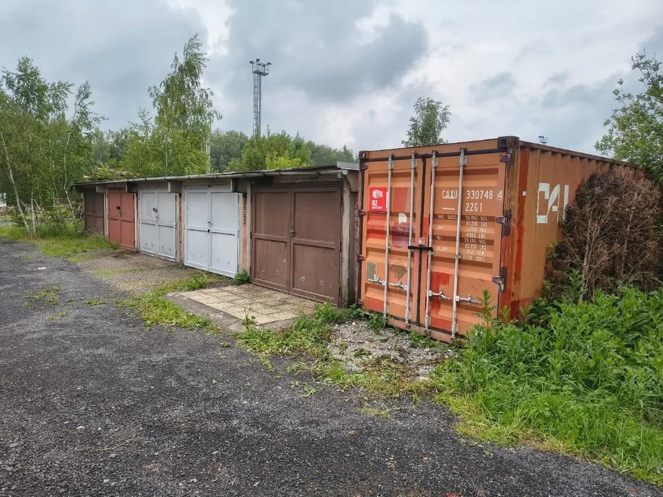 Prodám Garáž s pozemkem 40m2