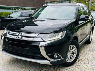 Mitsubishi Outlander 2.0i MANUÁL 1.MAJITEL SERVISKA 2WD