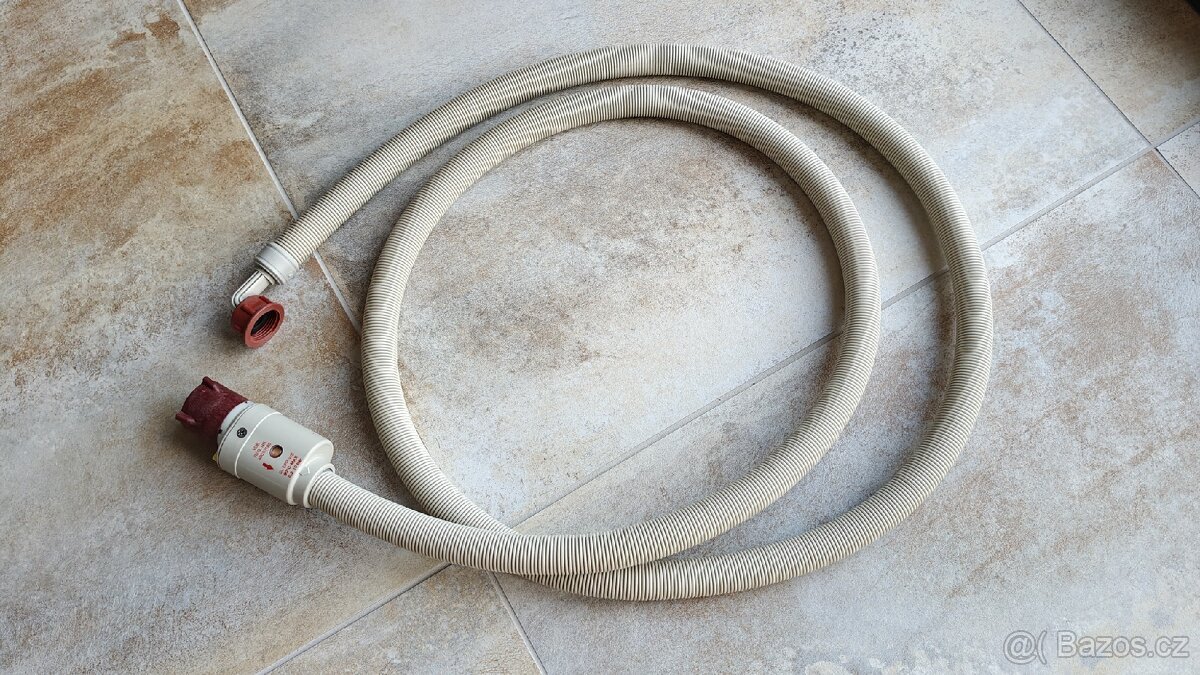 Bezpečnostní přívodní hadice Electrolux (E2WIS250A) 2,5m