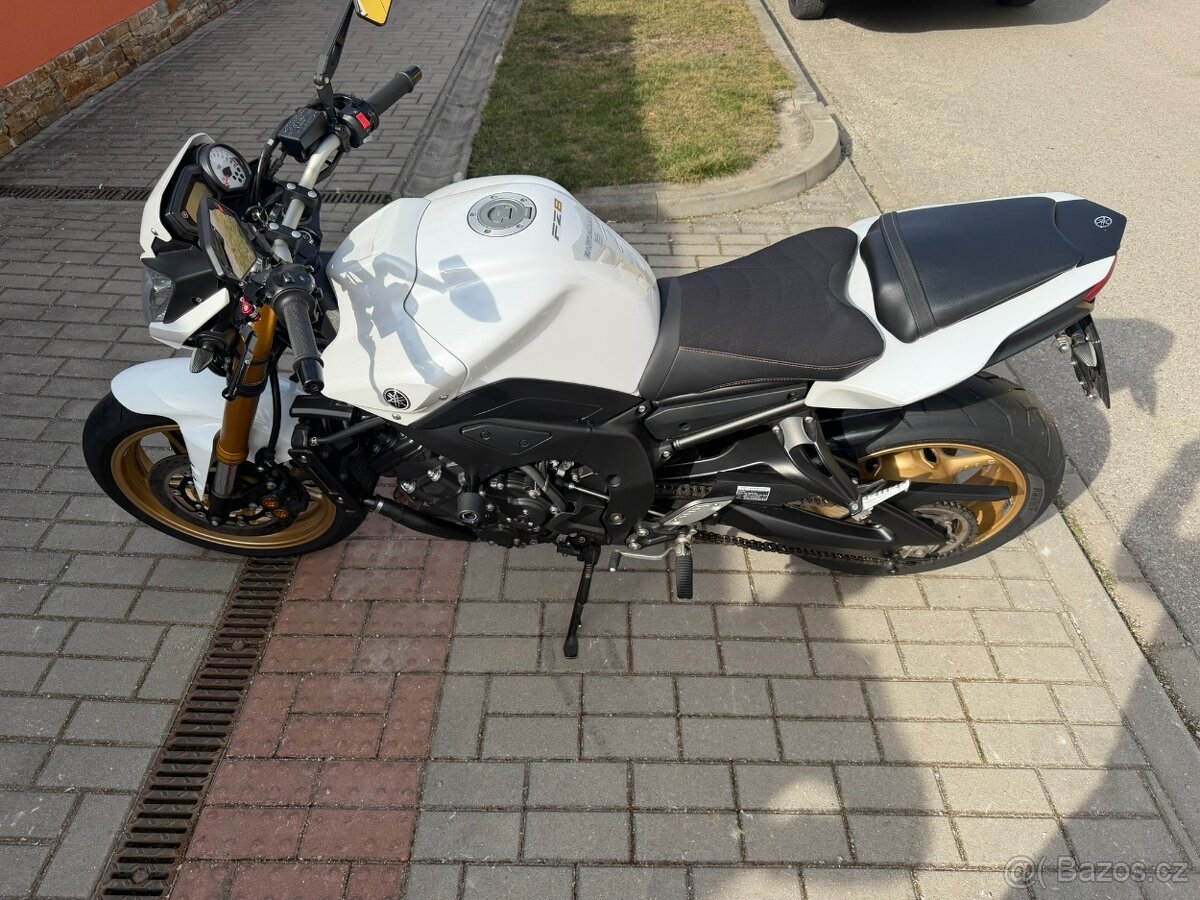 YAMAHA FZ8