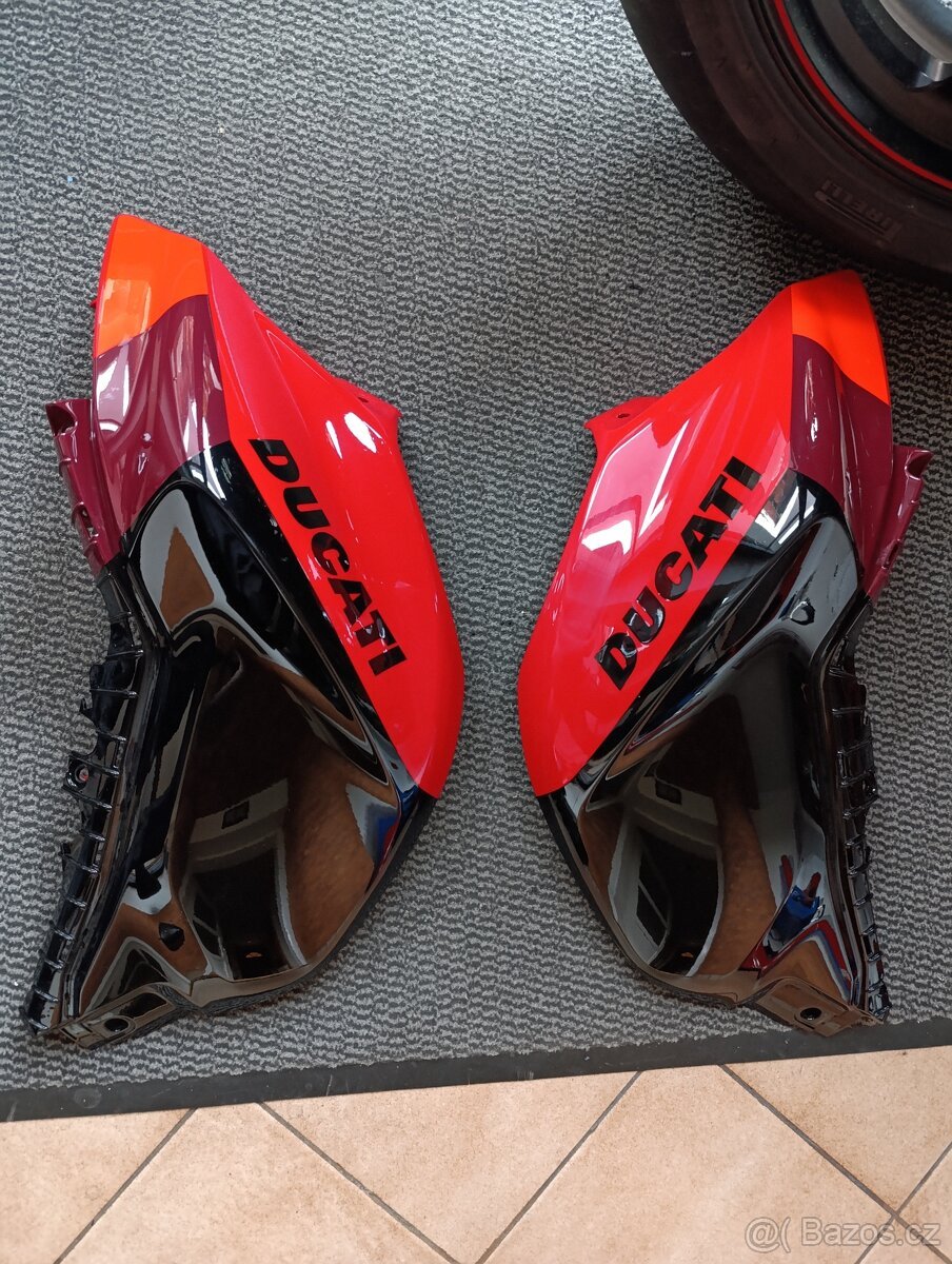 Monster 937 SP kryty kolem nádrže