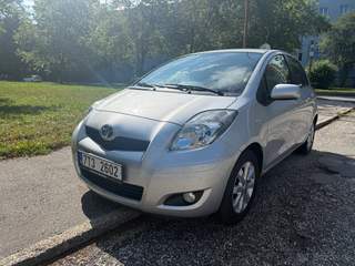 Toyuta Yaris 1,0 51kw 10/2010--najeto 38tkm