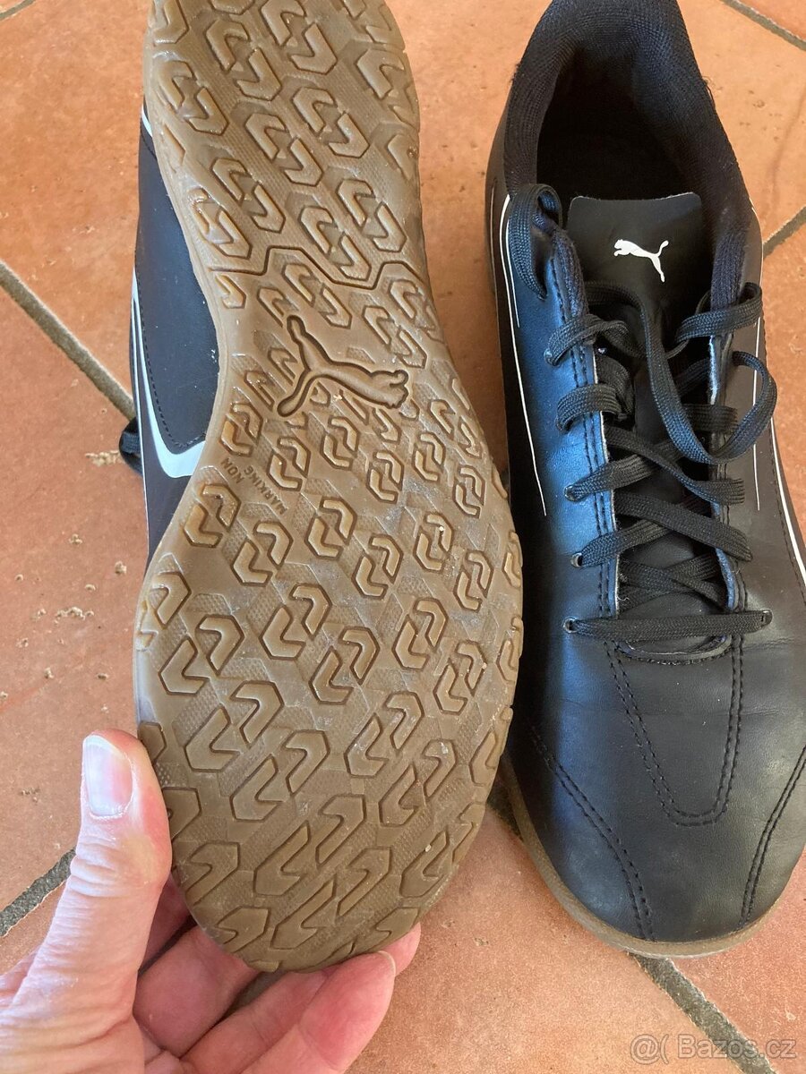 Puma, 39,boty na fotbal, hala