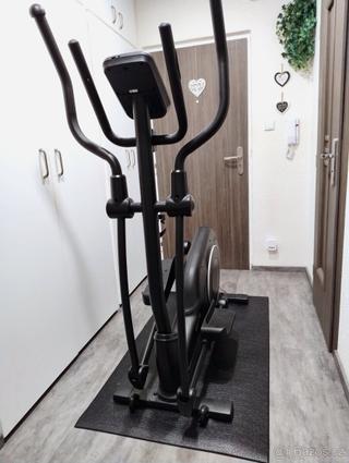 Eliptický trenažér TRINFIT Monta C500i