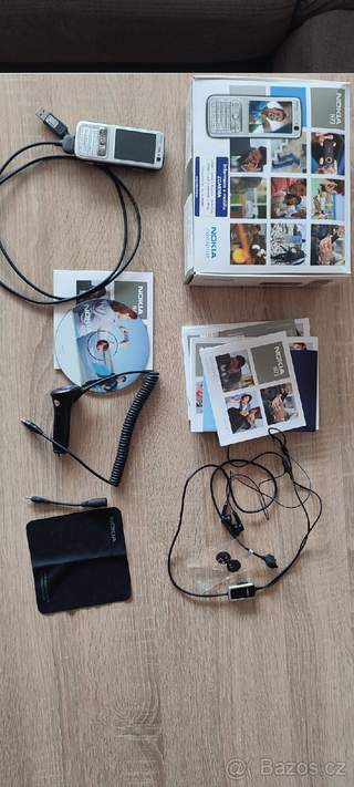Mobilní telefon N73 včetně příslušenství