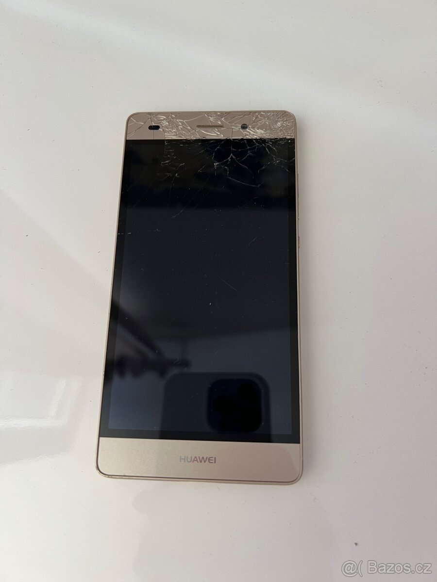 Huawei P9 lite 2017 16gb Zlaty, rozbito sklo
