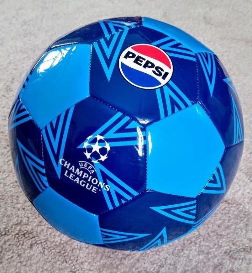 Fotbalový míč UEFA-CHAMPIONS LEAGUE-nový, nepoužitý.