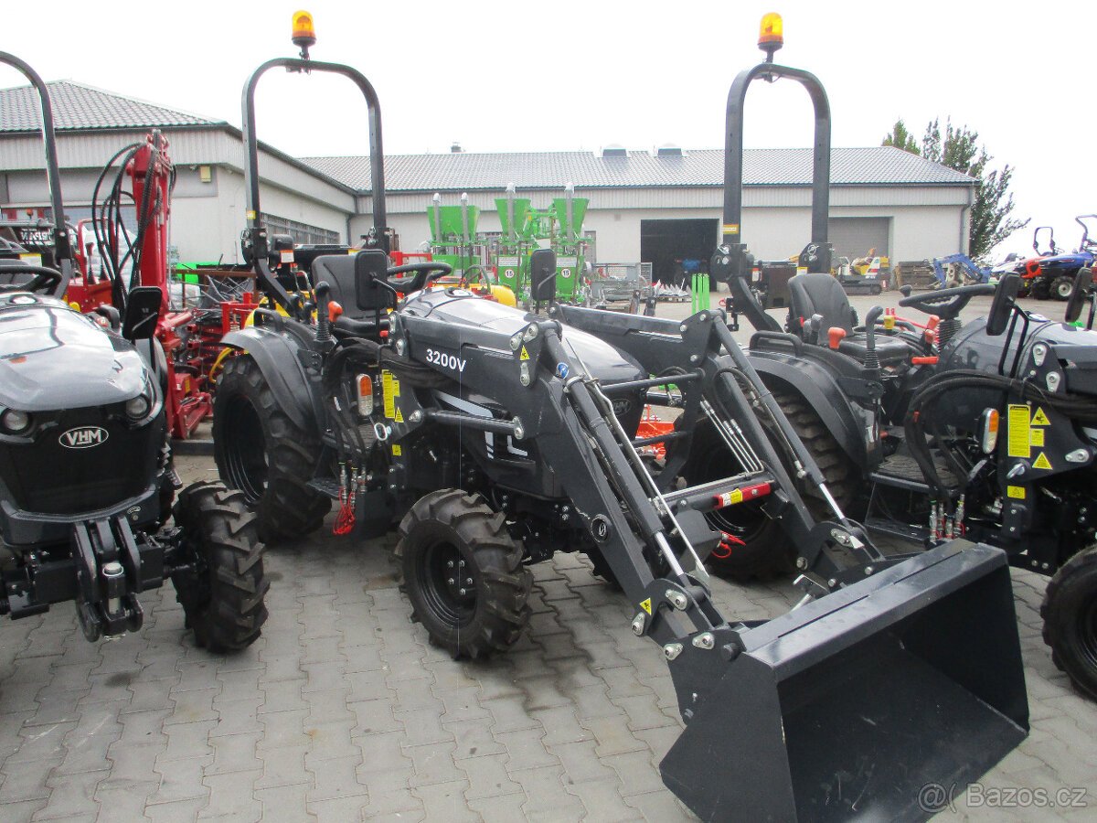 Malotraktor VHM30 26 HP s SPZ Radial pneu s nakladačem