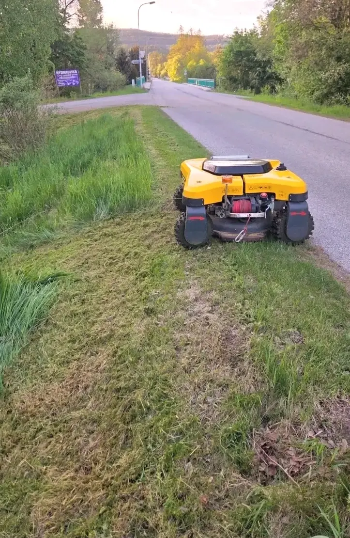 Spider Crossliner. Svahová sekačka s navijákem