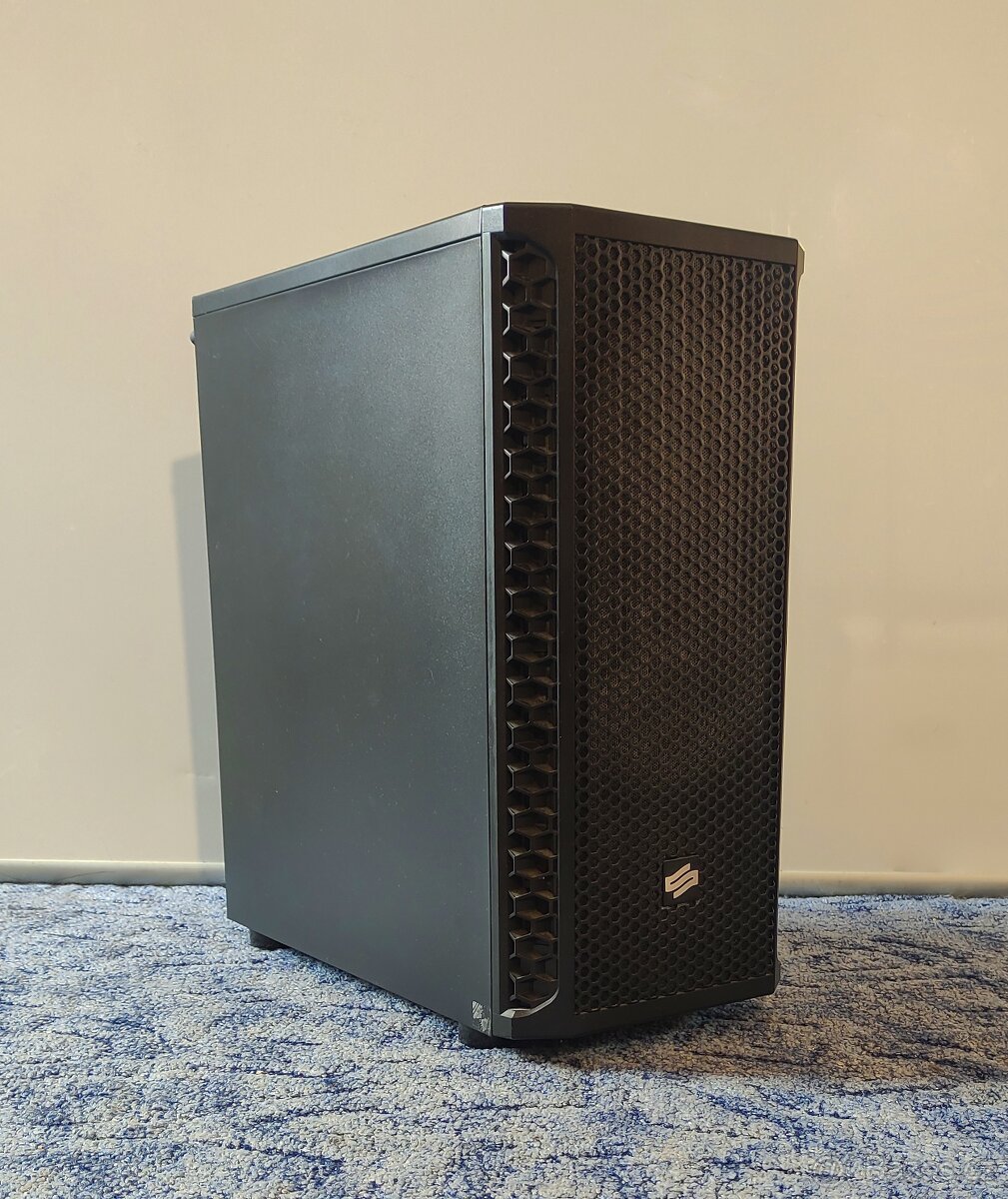 Počítačová skříň / PC skříň / PC case / bedna – SilentiumPC