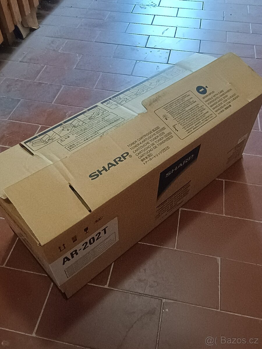 TONER Sharp AR-202T v barvě černá.