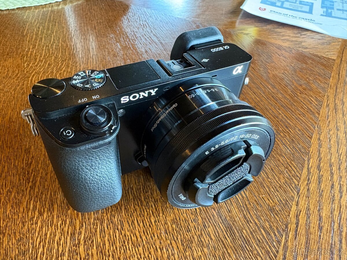 Bezzracdlovka Sony a6000 + 16-50mm