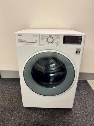 Sušička LG 8kg – tep. čerpadlo, stav