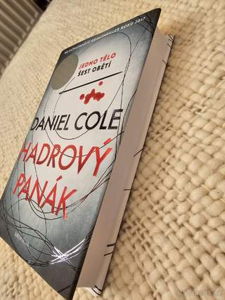 Hadrový panák Daniel Cole