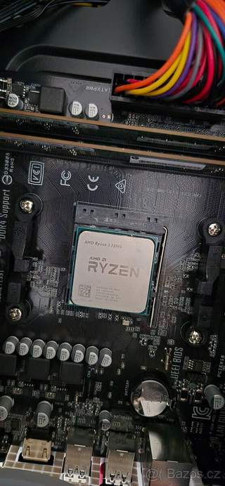 AMD Ryzen 3 3200g