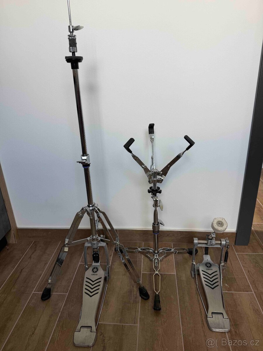 Yamaha - stojany