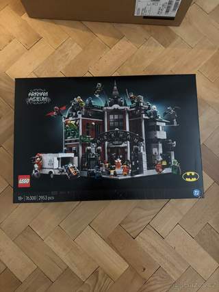 LEGO 76300 Arkham Asylum