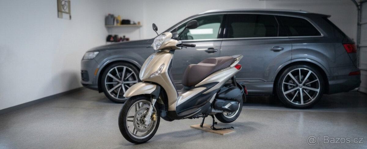 Piaggio Beverly 300 hpe r.v.2024/5 Zakoupen v ČR -TOP CENA-