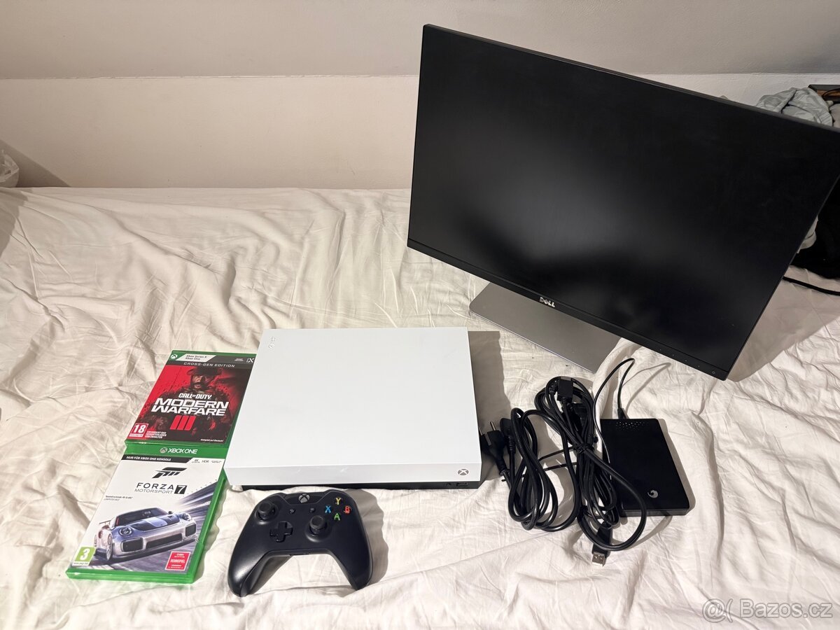 Xbox one X 2tb + 45her+ controller+ monitor.