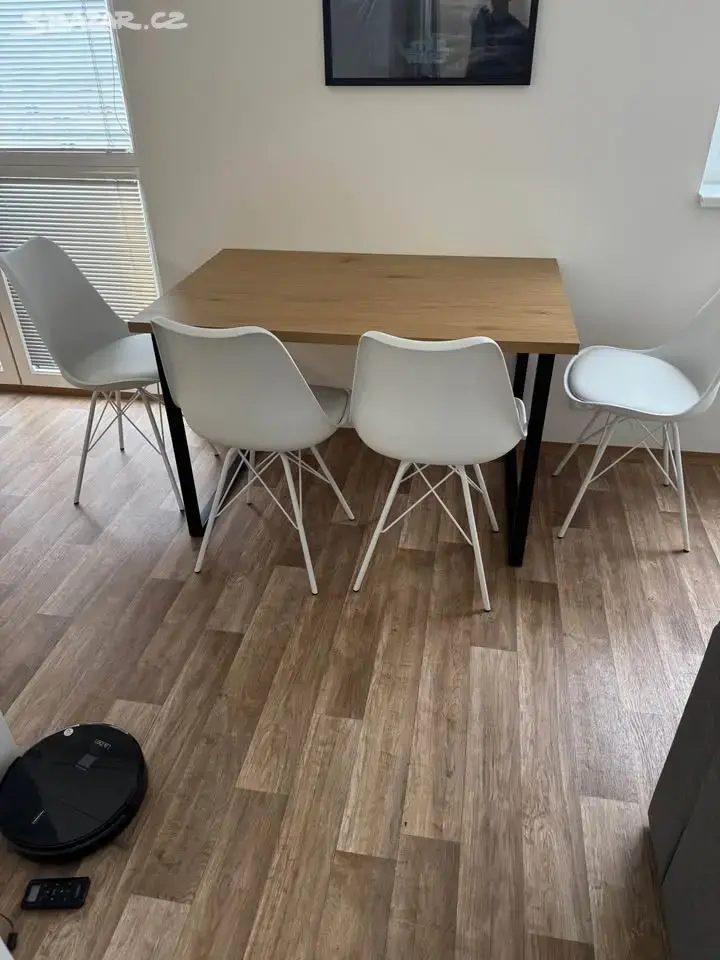 Stůl a židle