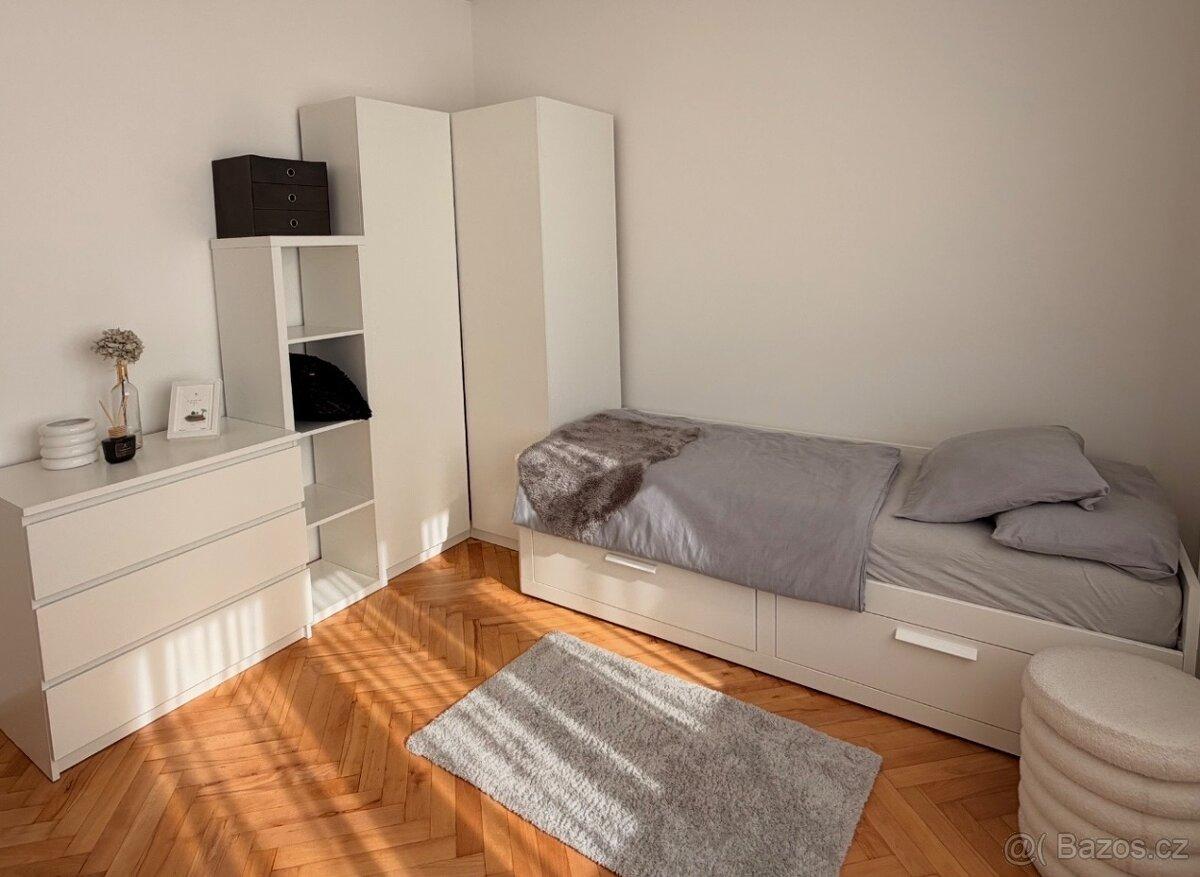 Kompletní sestavu nábytku do ložnice / pokoje