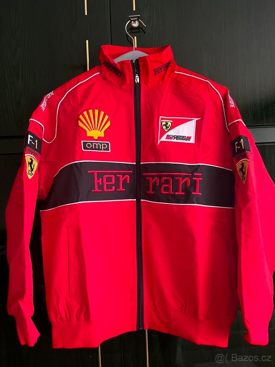 Ferrari F1 bunda, vyšívaná loga