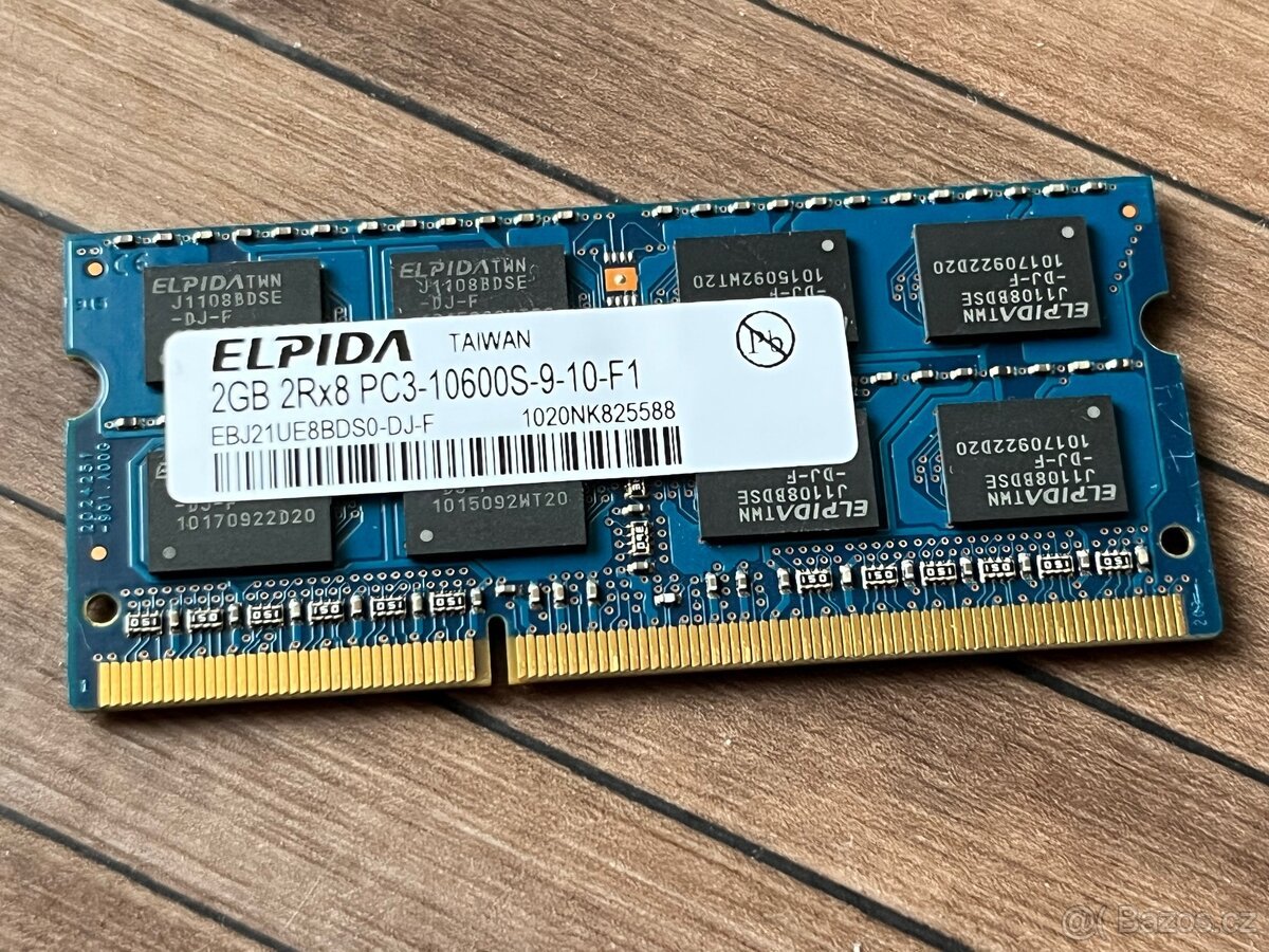 2× 2 GB DDR3 SO-DIMM RAM do notebooku (celkem 4 GB)