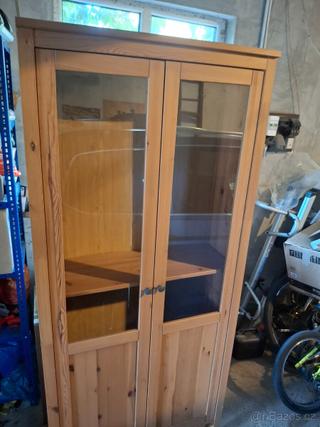 Vitrína Hemnes IKEA