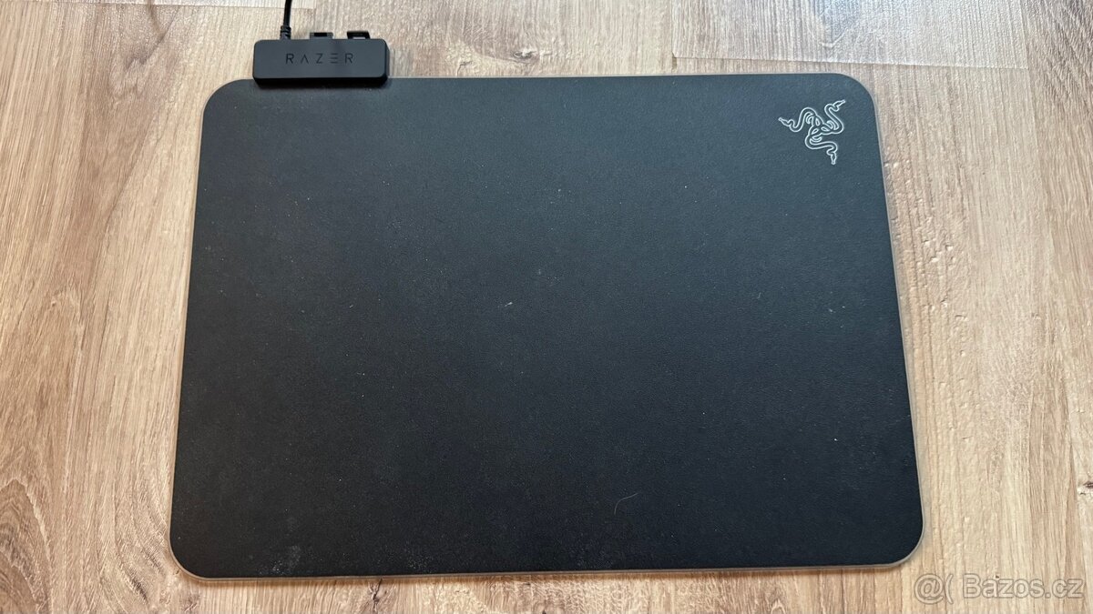 Razer Firefly V2 – herní podložka pod myš s RGB podsvícením