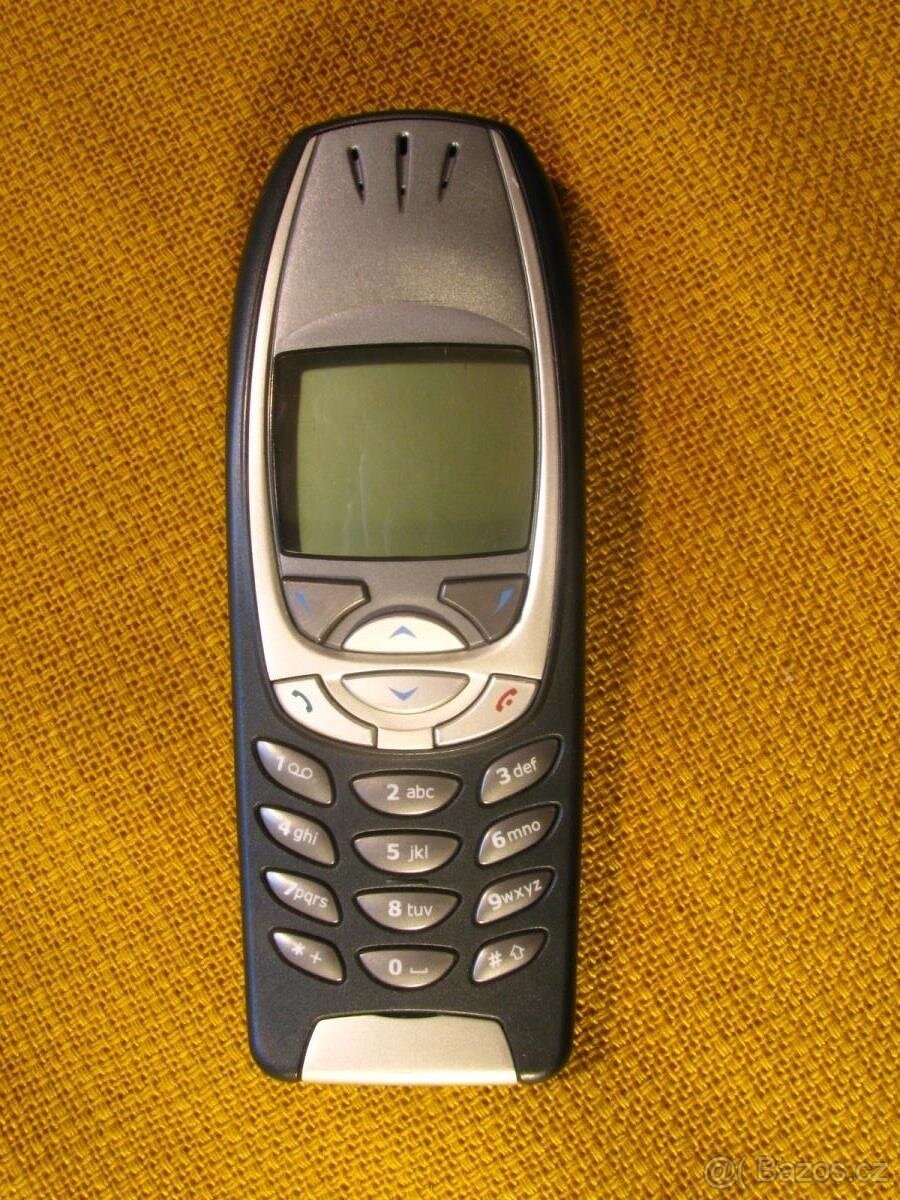 Nokia 6310i v novem krytu telefon z 200x