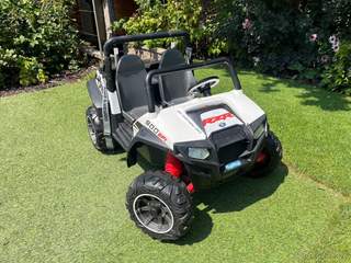 Autíčko Peg Pérego Polaris RZR900