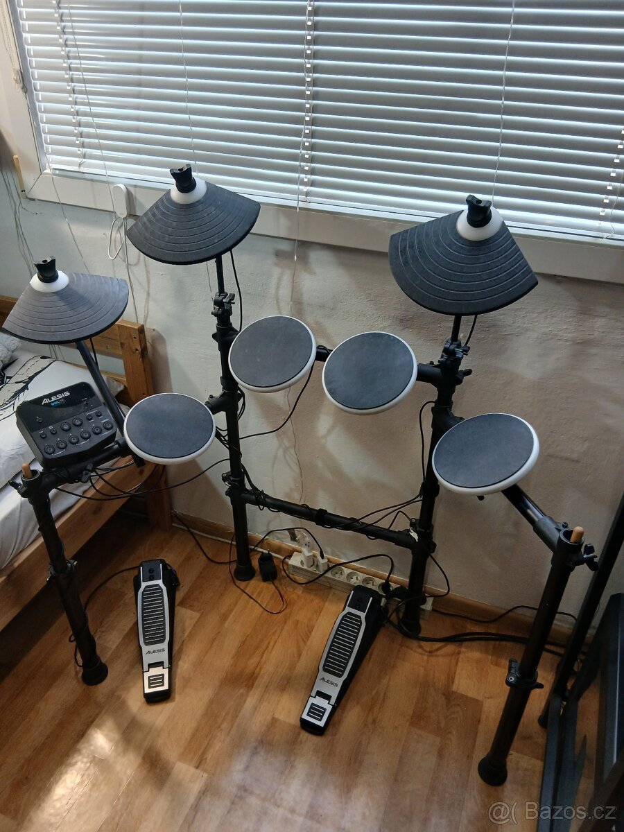 Elektronické bicí Alesis