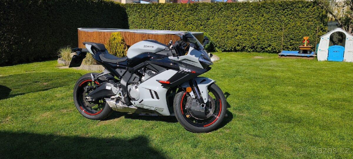 CF Moto 675 SR-R 2025,Stav nové motorky, v záruce