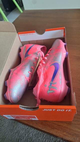 Úplně nové kopačky Nike Vapor 16 VJR PRO
