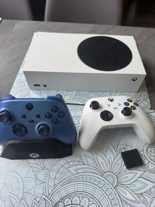 Xbox Series S + 2x ovladač + WD Black SSD