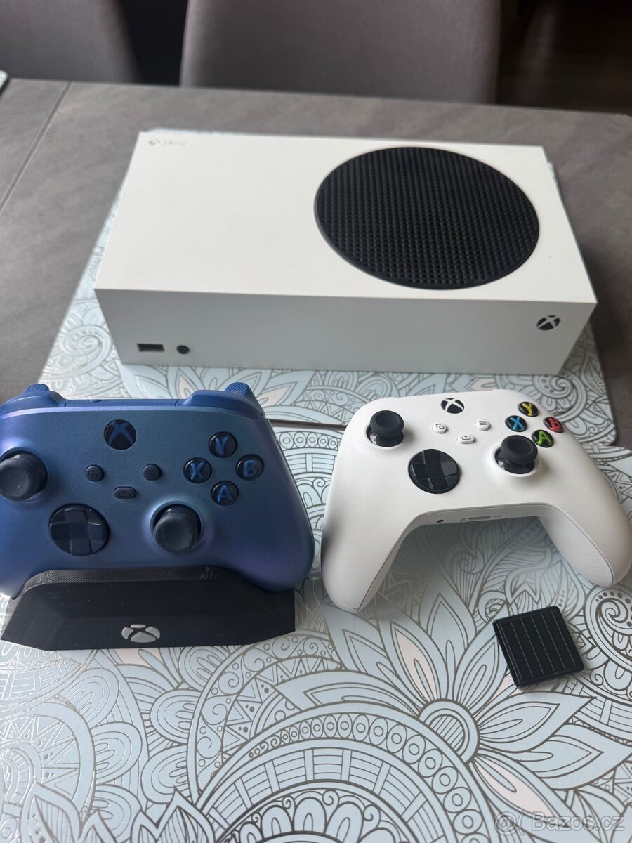 Xbox Series S + 2x ovladač + WD Black SSD