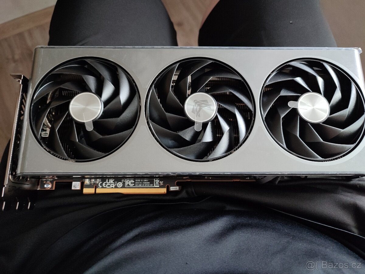 Sapphire NITRO + Radeon RX 7900 GRE 16GB