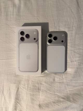 IPhone 17 pro 256gb stříbrná.