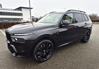 BMW X7 4.0i 1.MAJITEL ČR DPH M - PERFORMANCE -