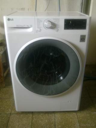 Pračku se sušičkou 7/4, LG F72U2HDM0N.