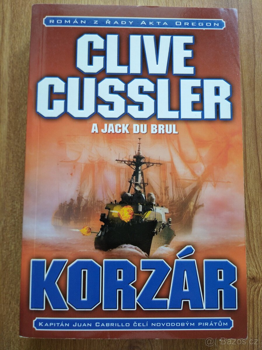 Korzár - Clive Cussler