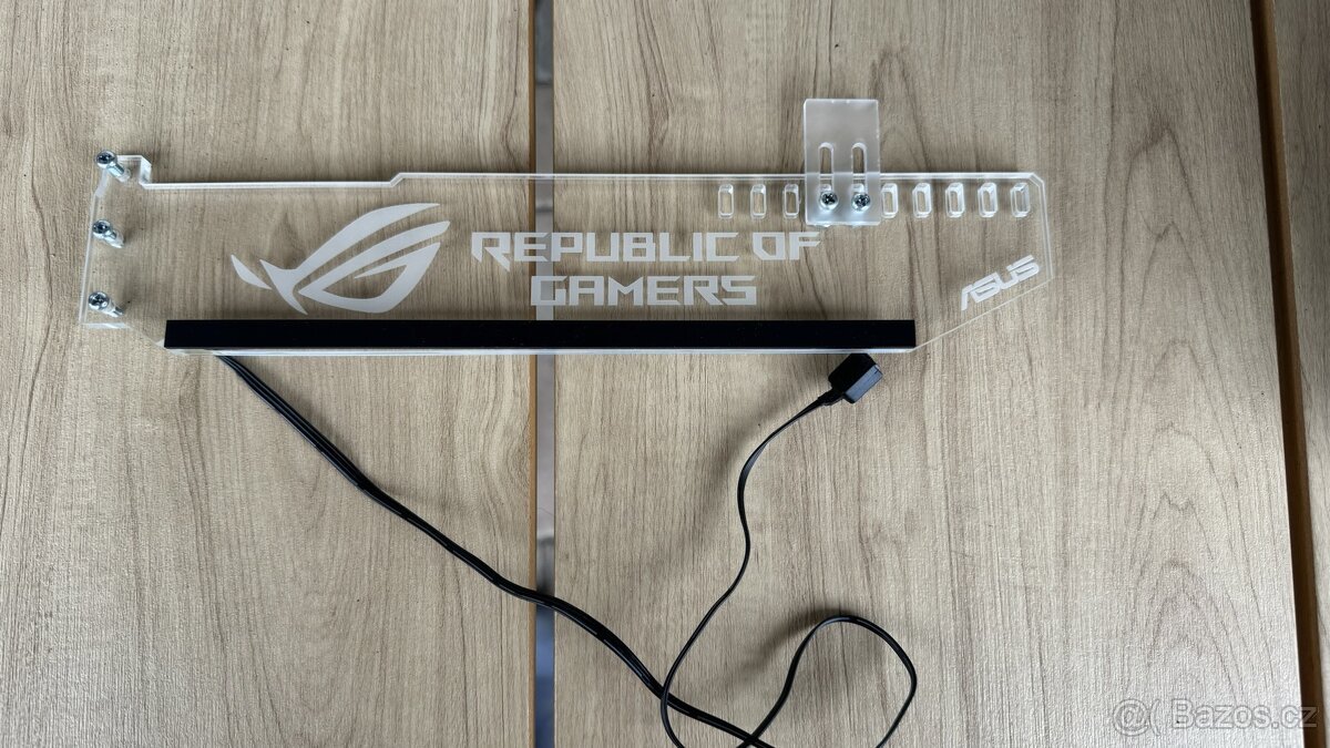 RGB ROG podpěra pod grafickou kartu.