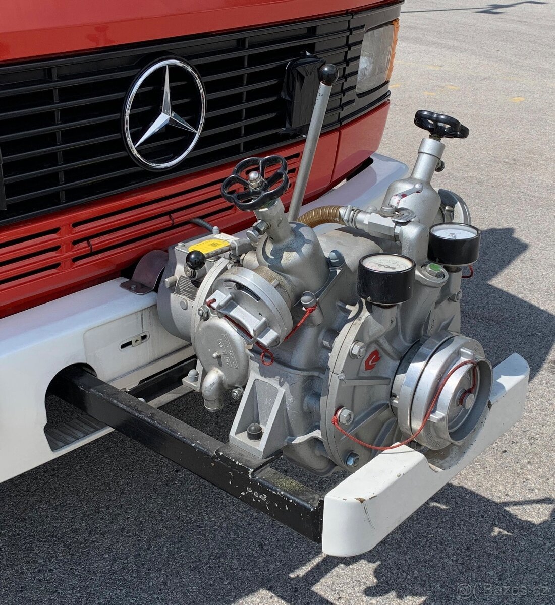 Hasičská střikačka / pumpa Rosenbauer FP 16/8