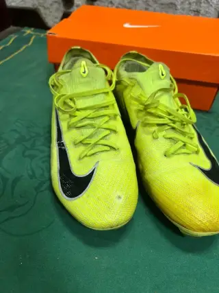 Panske fotbalové kopačky Nike Vapor FG 42,5 pilka Uzywane ko