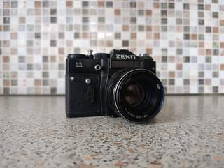 Zenit 11 + Helios 44m-4 2/58 M42 1984