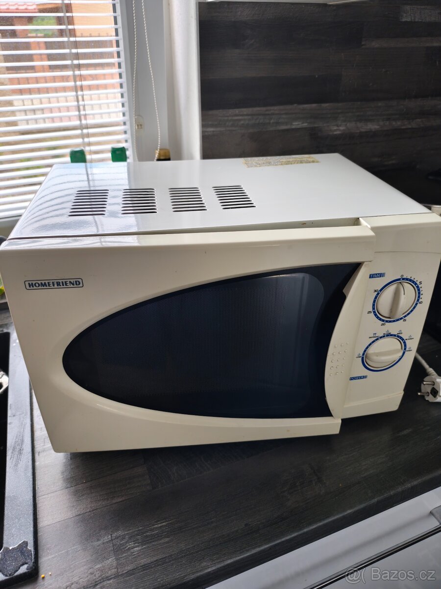 Homefriend mikrovlnna trouba 700 w